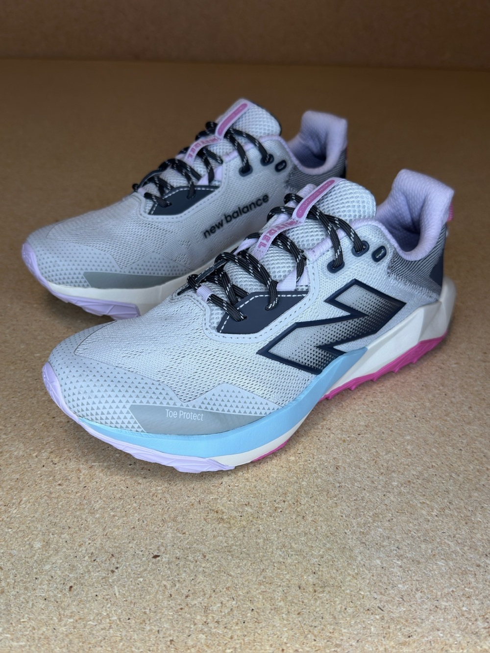 New Balance DynaSoft Nitrel v6 Womens 8.5 Grey Pink Trail